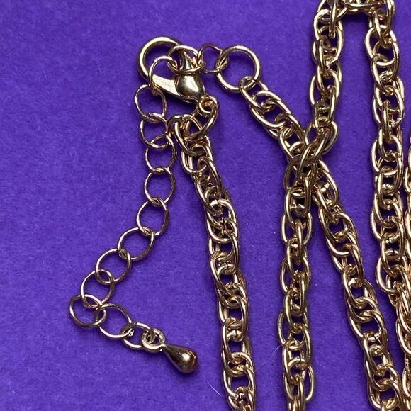 💛 Classic Rose Gold Tone Necklace - Picture 3 of 4